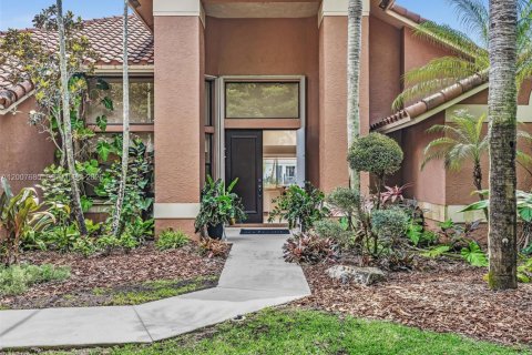 Villa ou maison à vendre à Weston, Floride: 5 chambres, 260.13 m2 № 2073465 - photo 4