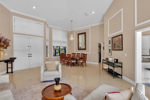 Villa ou maison à vendre à Weston, Floride: 5 chambres, 260.13 m2 № 2073465 - photo 8