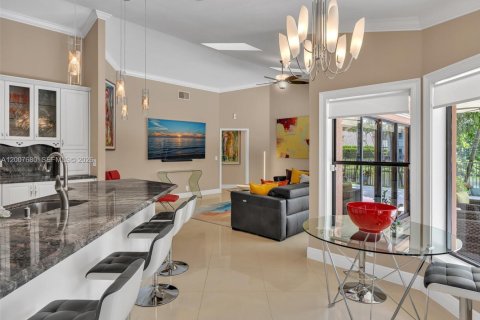 Villa ou maison à vendre à Weston, Floride: 5 chambres, 260.13 m2 № 2073465 - photo 11