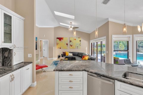 Villa ou maison à vendre à Weston, Floride: 5 chambres, 260.13 m2 № 2073465 - photo 19