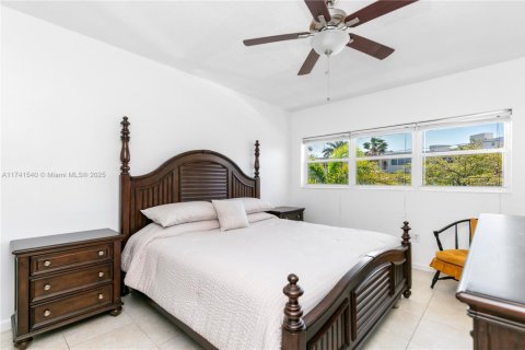 Condo in Hallandale Beach, Florida, 1 bedroom  № 1859412 - photo 19