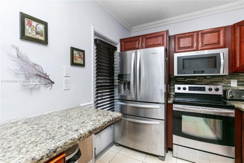 Condo in Hallandale Beach, Florida, 1 bedroom  № 1859412 - photo 7