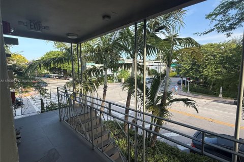 Condo in Miami Beach, Florida, 1 bedroom  № 1974010 - photo 14