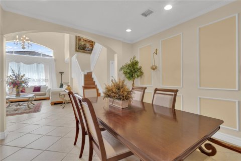 Casa en venta en Pembroke Pines, Florida, 5 dormitorios, 266.72 m2 № 1888292 - foto 9