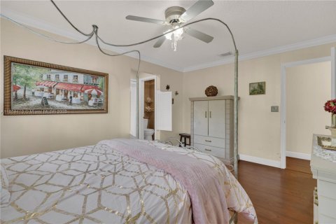 Casa en venta en Pembroke Pines, Florida, 5 dormitorios, 266.72 m2 № 1888292 - foto 30