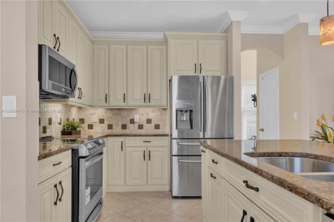 Casa en venta en Pembroke Pines, Florida, 5 dormitorios, 266.72 m2 № 1888292 - foto 13
