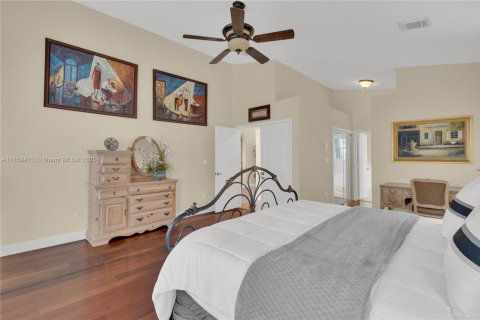 Casa en venta en Pembroke Pines, Florida, 5 dormitorios, 266.72 m2 № 1888292 - foto 25