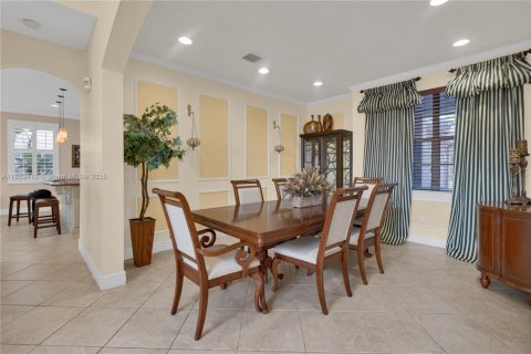 Casa en venta en Pembroke Pines, Florida, 5 dormitorios, 266.72 m2 № 1888292 - foto 8