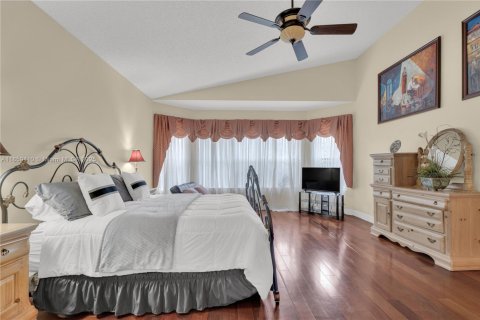 Casa en venta en Pembroke Pines, Florida, 5 dormitorios, 266.72 m2 № 1888292 - foto 24