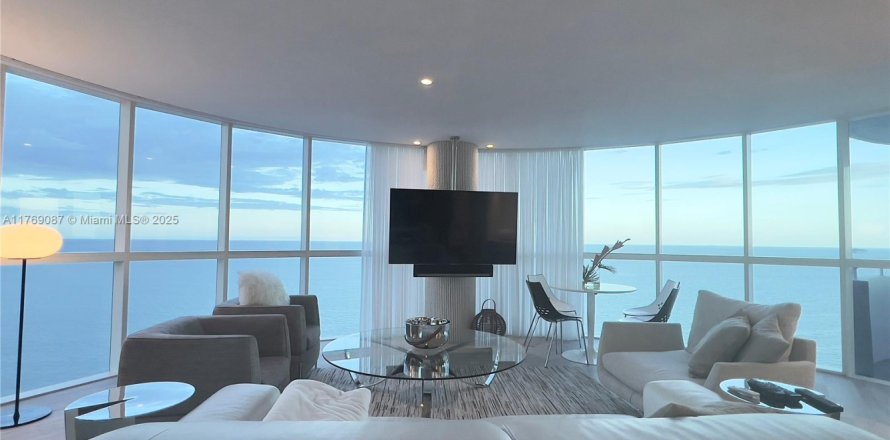 Condo in Miami Beach, Florida, 3 bedrooms № 1706558