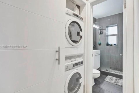 Снять в аренду квартиру в Бей-Харбор-Айлендс, Флорида 2 спальни, 72м2, № 2047571 - фото 9