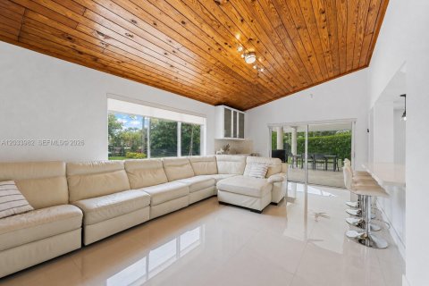 Casa en alquiler en Miami, Florida, 4 dormitorios, 208.01 m2 № 2085632 - foto 9