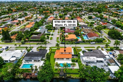 Casa en alquiler en Miami, Florida, 4 dormitorios, 208.01 m2 № 2085632 - foto 3