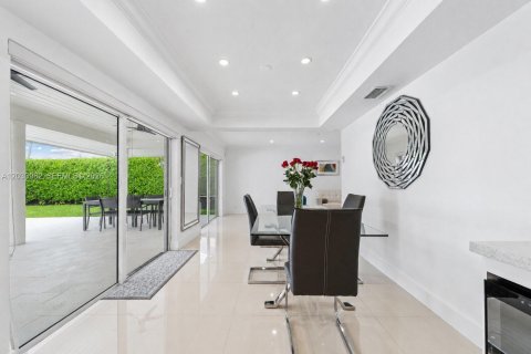 Casa en alquiler en Miami, Florida, 4 dormitorios, 208.01 m2 № 2085632 - foto 8