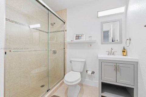 Casa en alquiler en Miami, Florida, 4 dormitorios, 208.01 m2 № 2085632 - foto 20