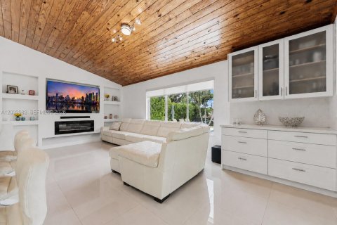 Casa en alquiler en Miami, Florida, 4 dormitorios, 208.01 m2 № 2085632 - foto 11