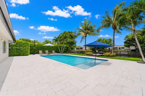 Casa en alquiler en Miami, Florida, 4 dormitorios, 208.01 m2 № 2085632 - foto 23