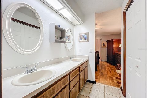 Condo in Winter Park, Florida, 2 bedrooms  № 2196534 - photo 27