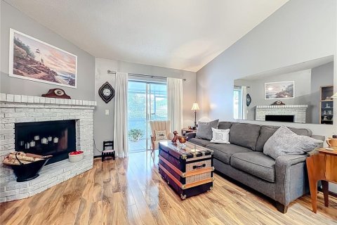 Condo in Winter Park, Florida, 2 bedrooms  № 2196534 - photo 16