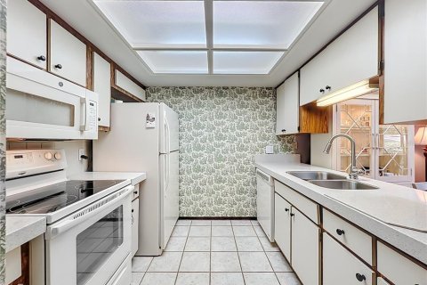 Condo in Winter Park, Florida, 2 bedrooms  № 2196534 - photo 18