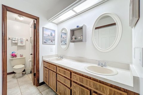 Condo in Winter Park, Florida, 2 bedrooms  № 2196534 - photo 25