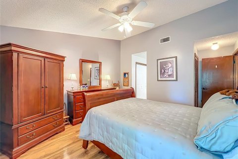Condo in Winter Park, Florida, 2 bedrooms  № 2196534 - photo 23
