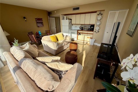 Copropriété à louer à Miami Beach, Floride: 1 chambre, 62.99 m2 № 1962133 - photo 1