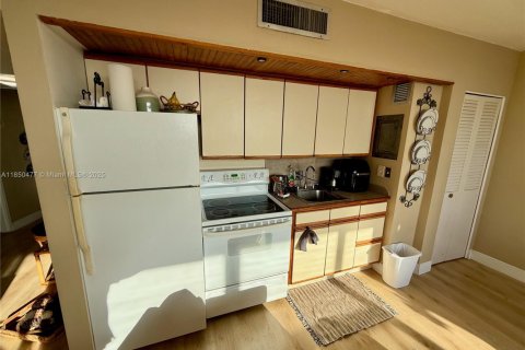 Copropriété à louer à Miami Beach, Floride: 1 chambre, 62.99 m2 № 1962133 - photo 15