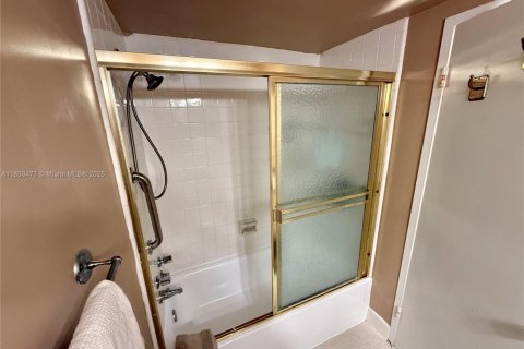 Copropriété à louer à Miami Beach, Floride: 1 chambre, 62.99 m2 № 1962133 - photo 12