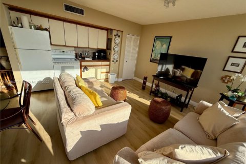 Copropriété à louer à Miami Beach, Floride: 1 chambre, 62.99 m2 № 1962133 - photo 16