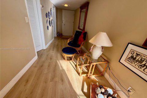 Copropriété à louer à Miami Beach, Floride: 1 chambre, 62.99 m2 № 1962133 - photo 9