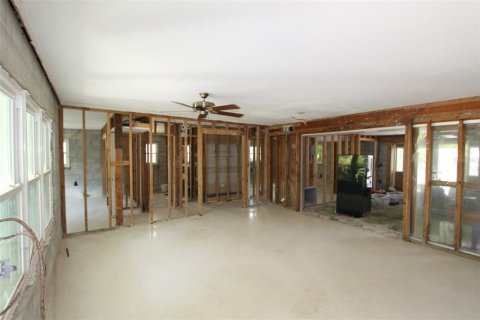 House in Sarasota, Florida 2 bedrooms, 160.26 sq.m. № 1741011 - photo 6