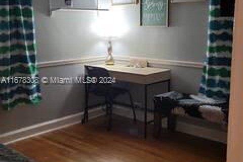 Villa ou maison à louer à Coral Gables, Floride: 3 chambres, 102.19 m2 № 1594365 - photo 20
