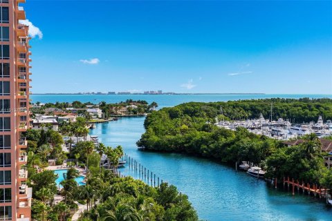 Condo in Coral Gables, Florida, 2 bedrooms № 1969845 - photo 1