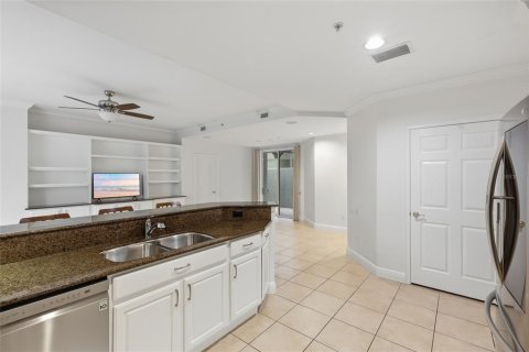 Copropriété à vendre à Lakewood Ranch, Floride: 2 chambres, 167.6 m2 № 2408022 - photo 13