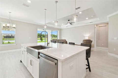 House in Wesley Chapel, Florida 3 bedrooms, 196.77 sq.m. № 1767318 - photo 8