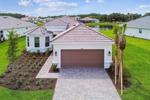 House in Wesley Chapel, Florida 3 bedrooms, 196.77 sq.m. № 1767318 - photo 1