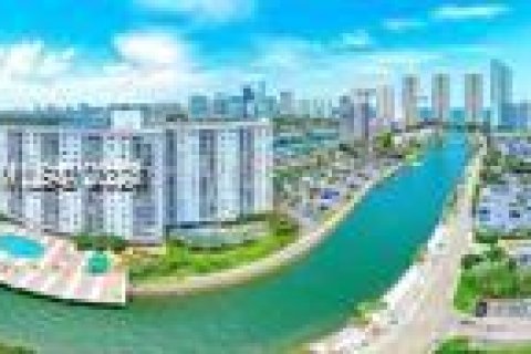 Copropriété à louer à Sunny Isles Beach, Floride: 1 chambre, 65.5 m2 № 1753239 - photo 4