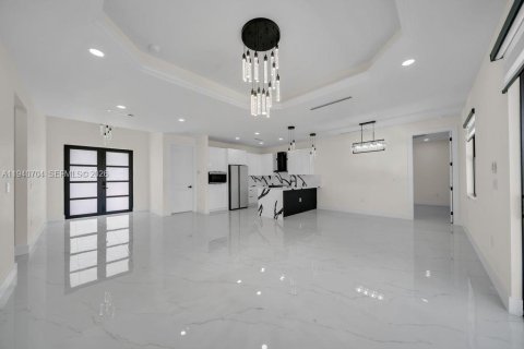 Villa ou maison à vendre à Lehigh Acres, Floride: 3 chambres, 142.7 m2 № 1997767 - photo 8