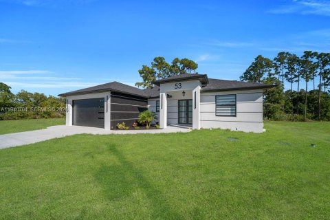Villa ou maison à vendre à Lehigh Acres, Floride: 3 chambres, 142.7 m2 № 1997767 - photo 3
