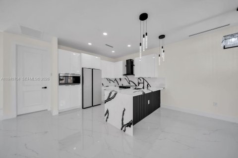 Villa ou maison à vendre à Lehigh Acres, Floride: 3 chambres, 142.7 m2 № 1997767 - photo 6