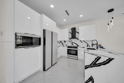 Villa ou maison à vendre à Lehigh Acres, Floride: 3 chambres, 142.7 m2 № 1997767 - photo 17