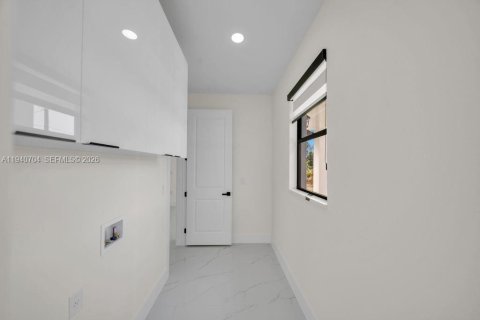 Villa ou maison à vendre à Lehigh Acres, Floride: 3 chambres, 142.7 m2 № 1997767 - photo 27