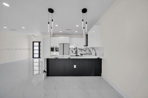 Villa ou maison à vendre à Lehigh Acres, Floride: 3 chambres, 142.7 m2 № 1997767 - photo 7