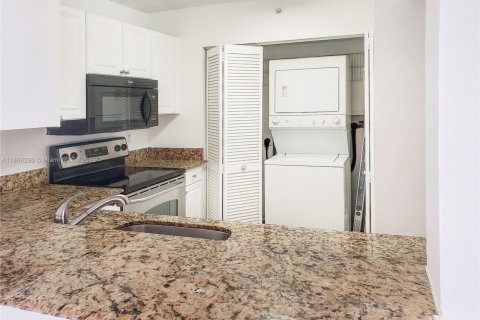 Condominio en alquiler en Hollywood, Florida, 2 dormitorios, 92.9 m2 № 1927204 - foto 10