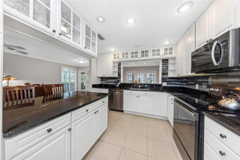 Villa ou maison à vendre à Wesley Chapel, Floride: 3 chambres, 246.38 m2 № 2220828 - photo 20