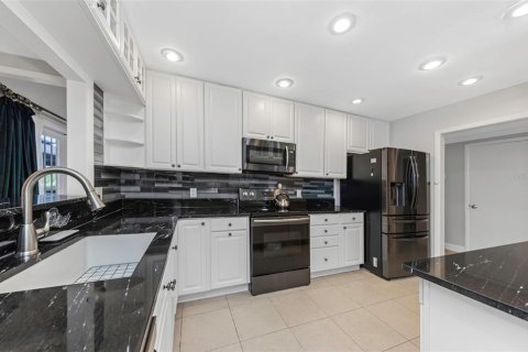 Villa ou maison à vendre à Wesley Chapel, Floride: 3 chambres, 246.38 m2 № 2220828 - photo 21