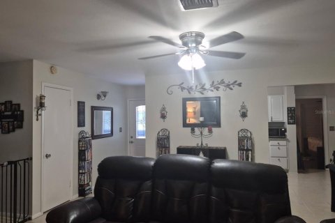 House in Palm Bay, Florida 4 bedrooms, 120.77 sq.m. № 1913229 - photo 14
