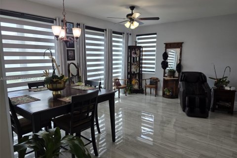 House in Pembroke Pines, Florida 3 bedrooms, 170.57 sq.m. № 2052089 - photo 10