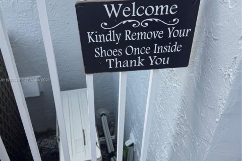 House in Pembroke Pines, Florida 3 bedrooms, 170.57 sq.m. № 2052089 - photo 29